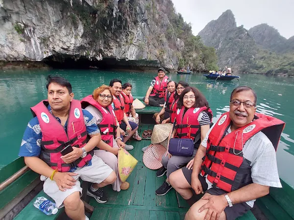 Ha Long Bay Boat Ride - Ha Long Bay